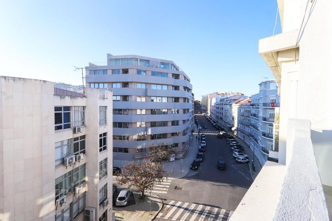 Marques De Pombal Duplex With Terrace By Homing Apartment Lisbon Bagian luar foto